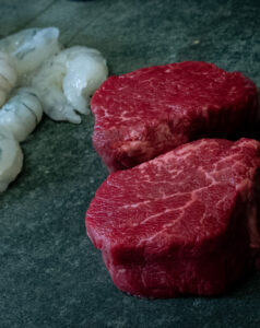 Surf and Turf Set mit Rinderfilet aus Pommern und Black-Tiger-Garnelen