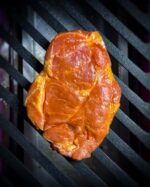 Schweinenackensteak mariniert vom regionalen Duroc-Schwein (pikant) – Bild 2