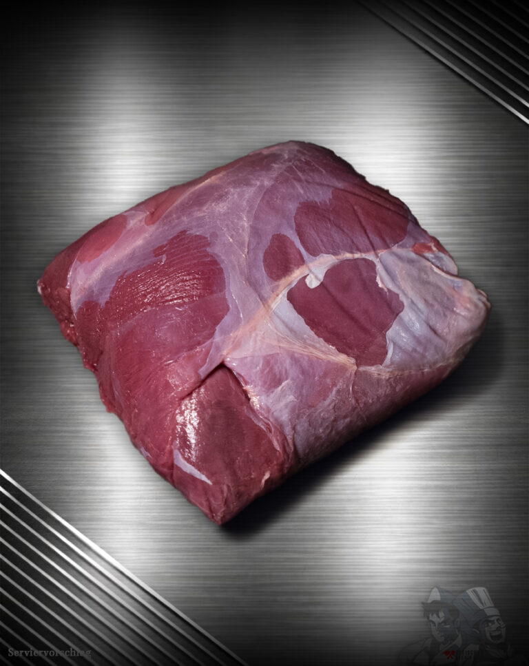 Rehkeule ohne Knochen aus Pommern, roh auf Edelstahlplatte