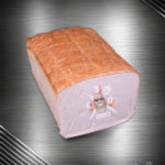 030BBQ XXL Fleischziegel vom regionalen Duroc-Schwein im Rohzustand mit gleichmäßiger Struktur und feiner Fleischfarbe.