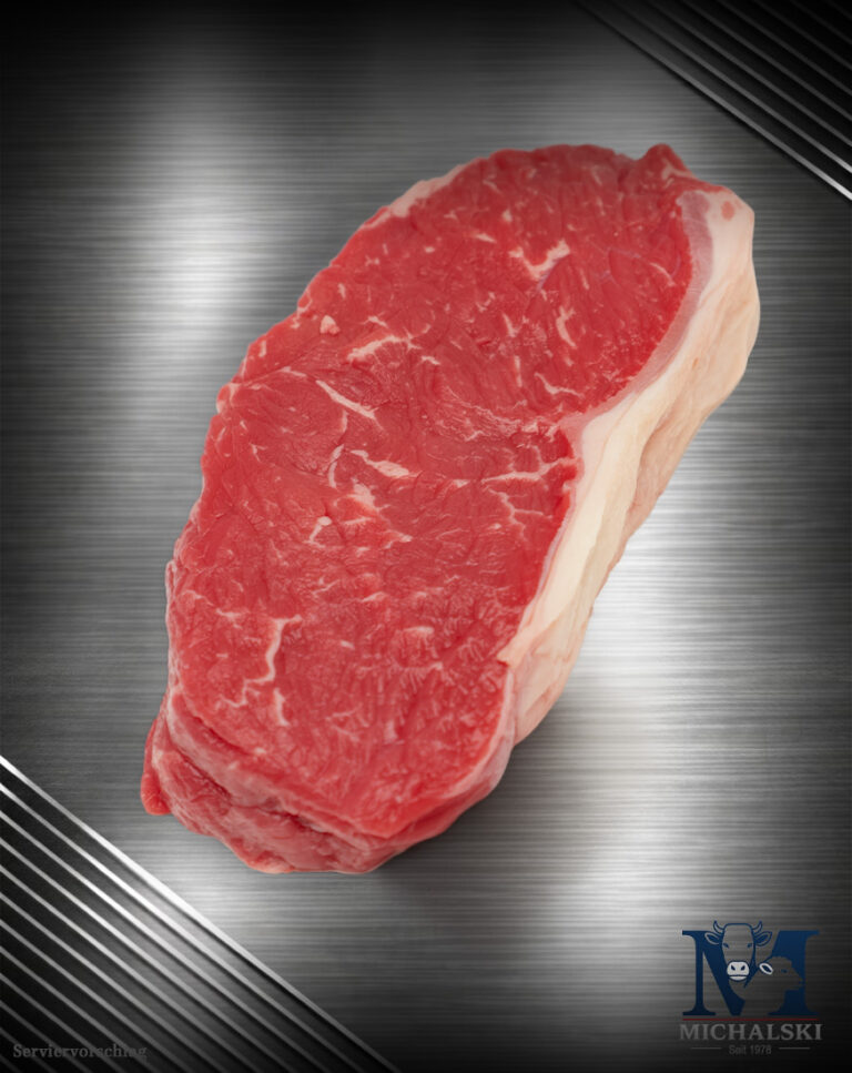 Michalski Rumpsteak von der Weidefärse aus Deutschland mit typischem Fettrand im Rohzustand